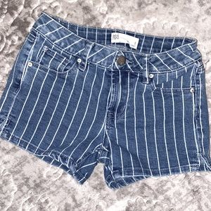 RSQ blue & white stripe malibu short shorts girls size 8